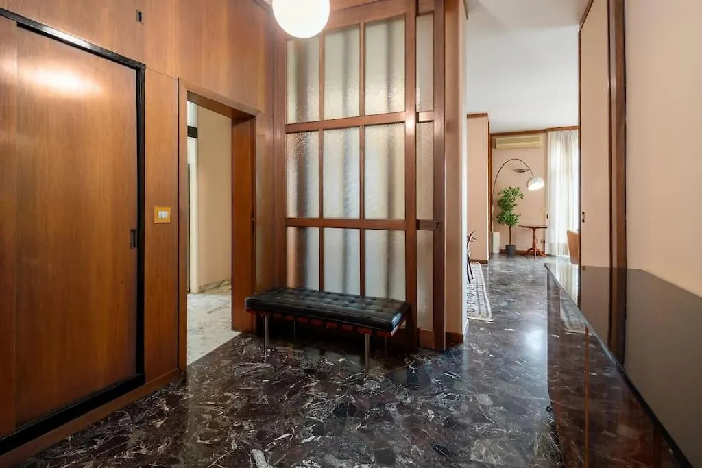 10 Minuti Dal Duomo - Elegante Domus Apartment Milan 0*,  Italy