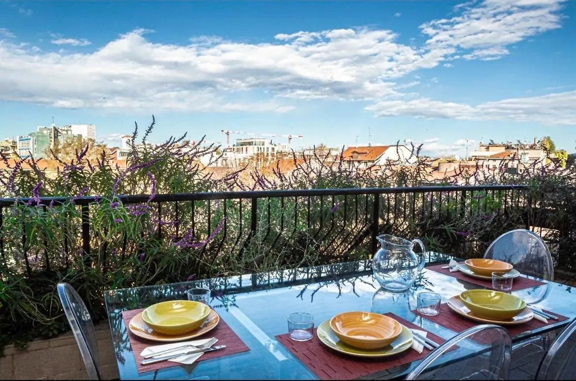 10 Minuti Dal Duomo - Elegante Domus Apartment Milan 0*,  Italy