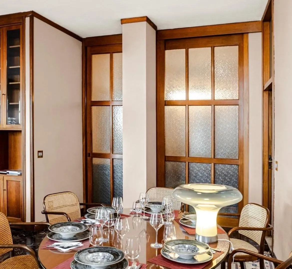 10 Minuti Dal Duomo - Elegante Domus Apartment Milan 0*,  Italy
